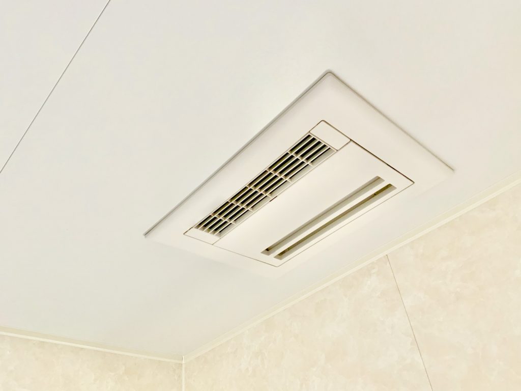 ユニットバスの浴室乾燥機(換気扇)